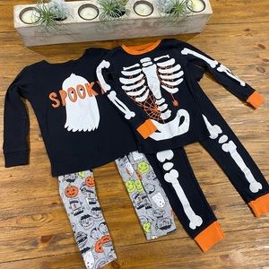 Set of 2 Glow in the Dark Halloween PJ’s
